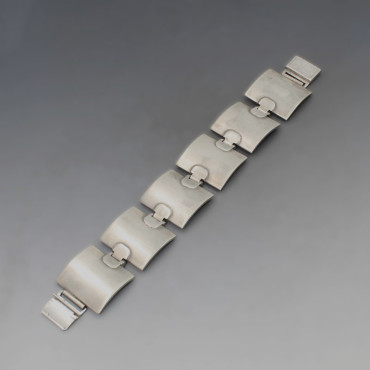 Designer Flat Silver Link Bracelet