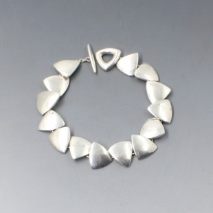 Silver Triangles Bracelet 28 Grams