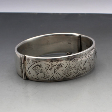 Joseph Smith and Sons Silver Bangle