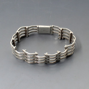 Silver Gate Style Bracelet 