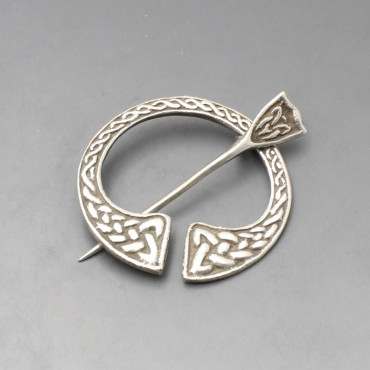Scottish Pennanular Shield Brooch