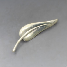 Smooth Silver Leaf Brooch