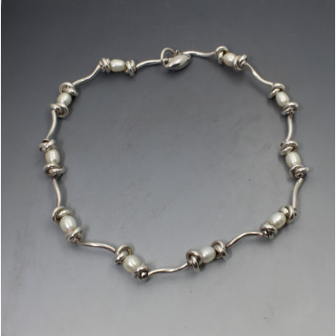 Hi Ho Silver Freshwater Pearl and Silver Necklace