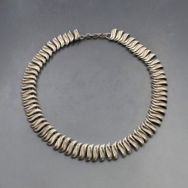 Decorative Sterling Silver Leaves Necklace