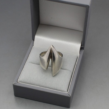 Ernest Blyth for George Tarratt Silver Ring