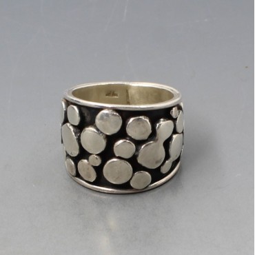 Modernist Decorative Silver Ring