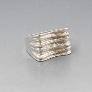Vintage RELO Designer Silver Ring
