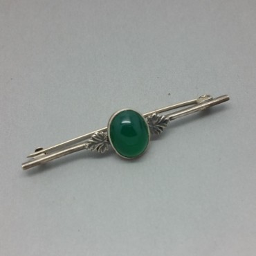 Oval Green Chalcedony and  Silver Brooch