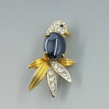  Rhinestone Parrot Jelly Belly Brooch
