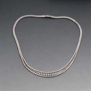 Sleek Italian Modernist Silver Necklace