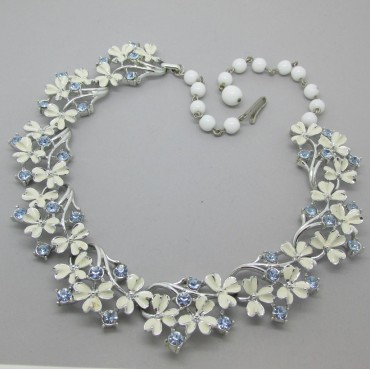 Jewelcraft 1950's White Blue Enamel Flower Necklace