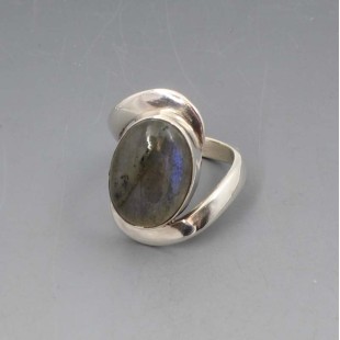 Oval Labradorite Silver Ring