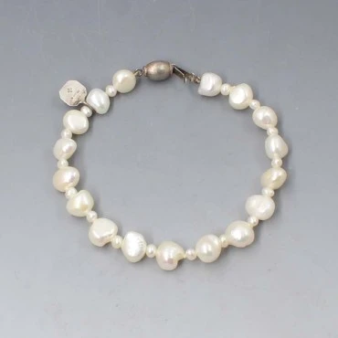 Coleman Douglas Pearls Bracelet