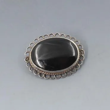 Black Onyx Oval Silver Brooch