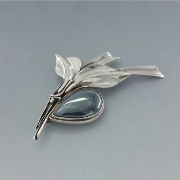  Hematite and Sterling Silver Floral Brooch
