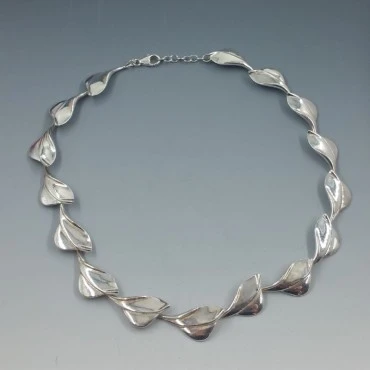 Scrouples Denmark Solid Sterling Silver Leaf Necklace