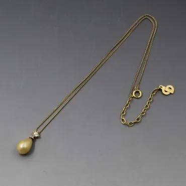  Christian Dior Pearl Pendant 