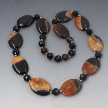 Polished Agate Beads Necklace