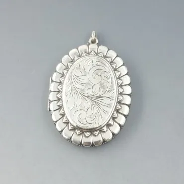 Stunning Large Floral Sterling Silver Locket