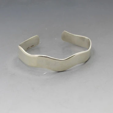 CRED Wavy Silver Bangle