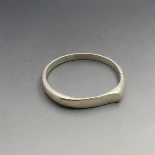Quinn, Germany ,Sterling Silver Bangle
