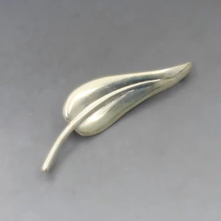 Smooth Silver Leaf Brooch