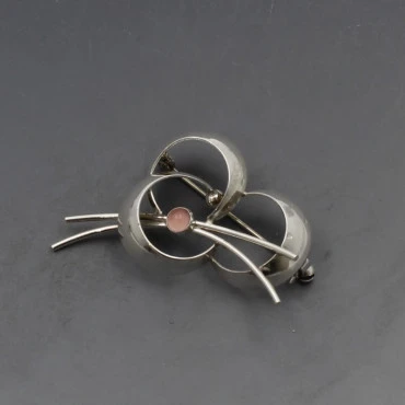 NE FROM Silver Flower Brooch