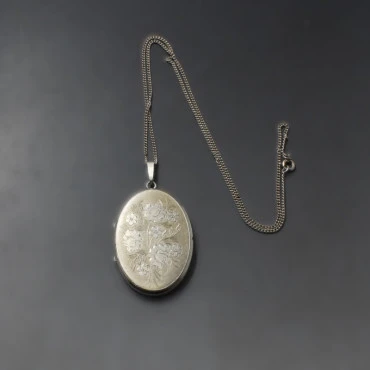 Vintage Andreas Daub  Silver Locket