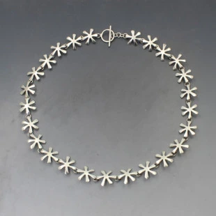 Hiho Silver  Flower Necklace 