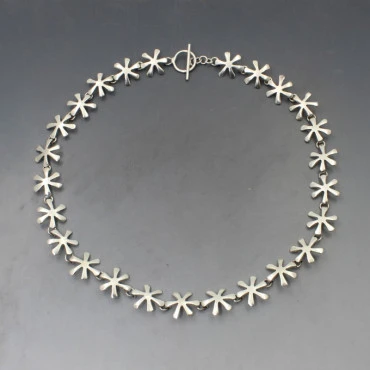 Hiho Silver  Flower Necklace 
