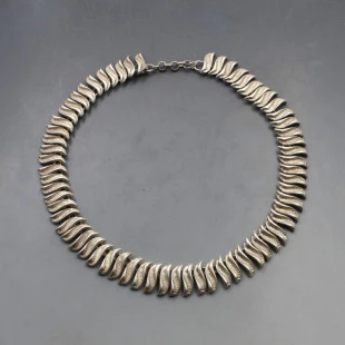 Decorative Sterling Silver Leaves Necklace