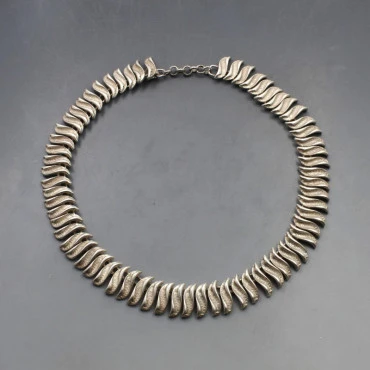 Decorative Sterling Silver Leaves Necklace