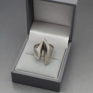 Ernest Blyth for George Tarratt Silver Ring