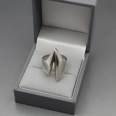 Ernest Blyth for George Tarratt Silver Ring