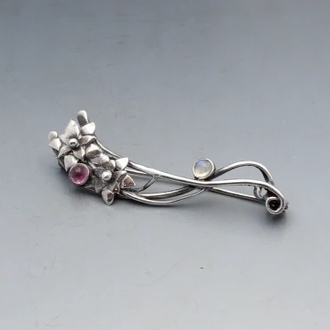 Scottish Silver and Gemstone Flower Broochh