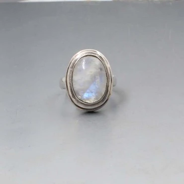 Vintage Moonstone Silver Ring