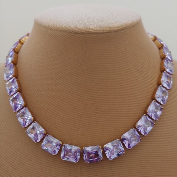 Collier de rivière en cristal violet